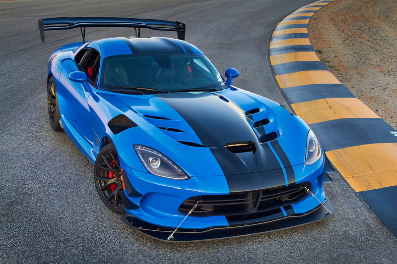 Illustration for article titled I want to swap in one of the old V10 F1 engines into the new Viper ACR